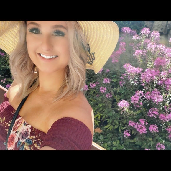 Meet Your Posher! ? - Picture 1 of 1